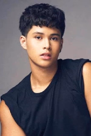 Kyle Echarri filmleri