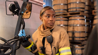 9-1-1: Nashville 1. Sezon 17. Bölüm izle