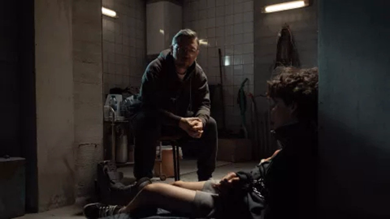 A Decent Man 1. Sezon 3. Bölüm izle