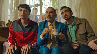 Aileye Hoş Geldiniz 1. Sezon 5. Bölüm izle