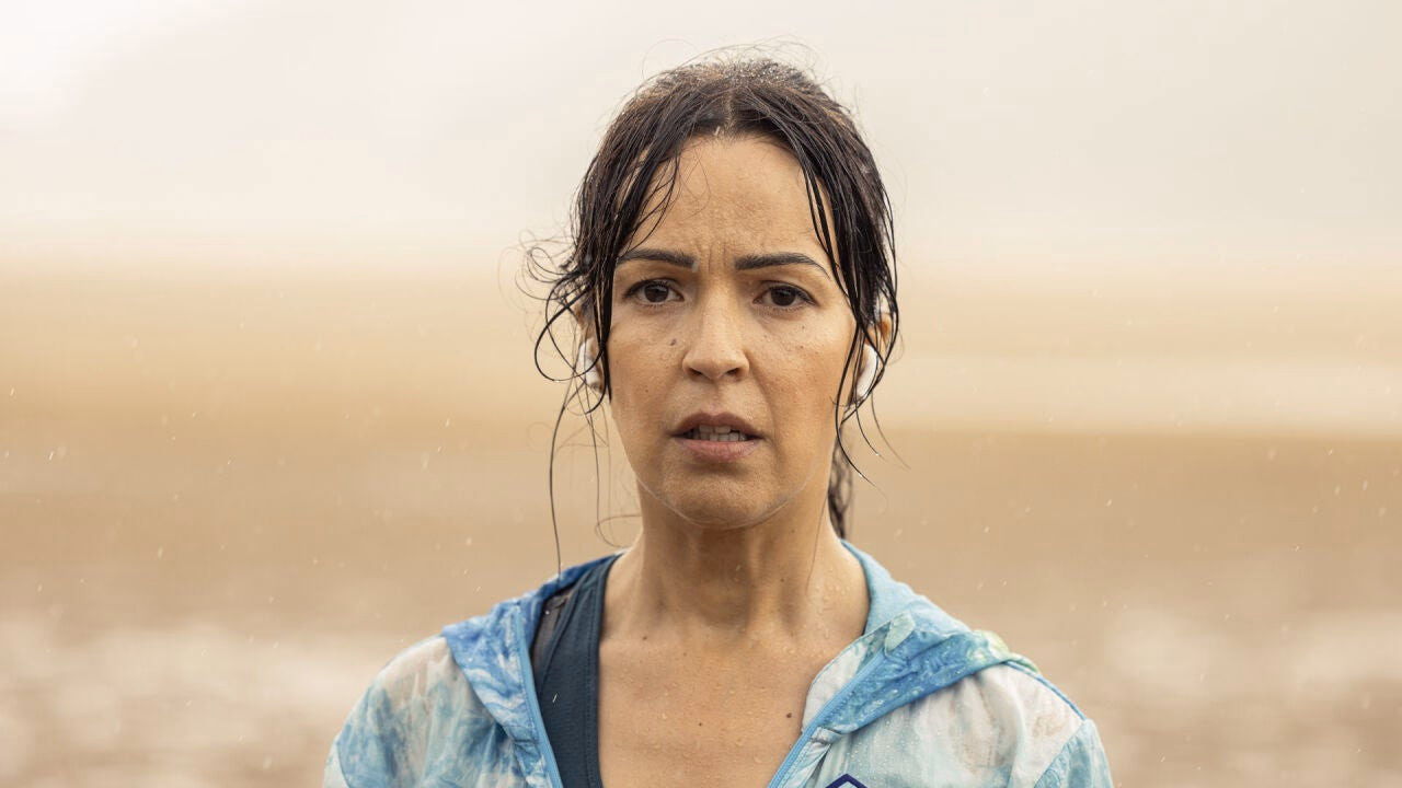 Ángela 1. Sezon 1. Bölüm izle