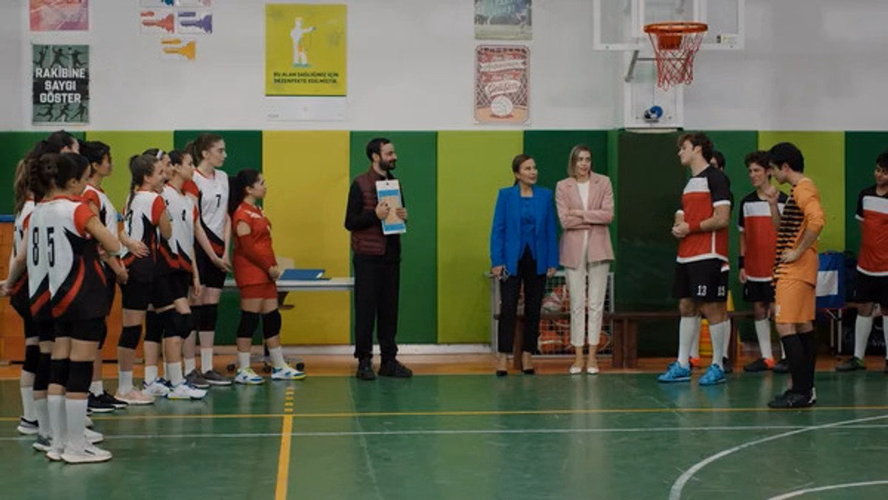 Antrenör 1. Sezon 9. Bölüm izle