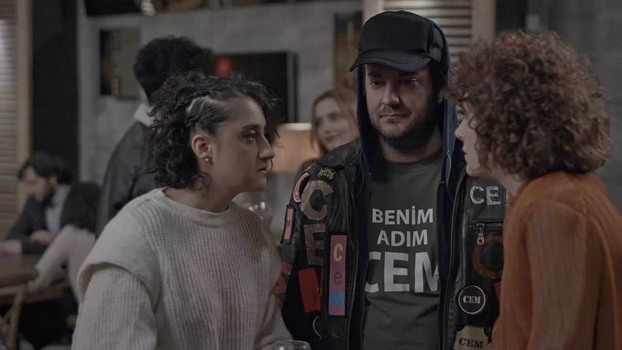 Aşk Kumardır 1. Sezon 7. Bölüm izle