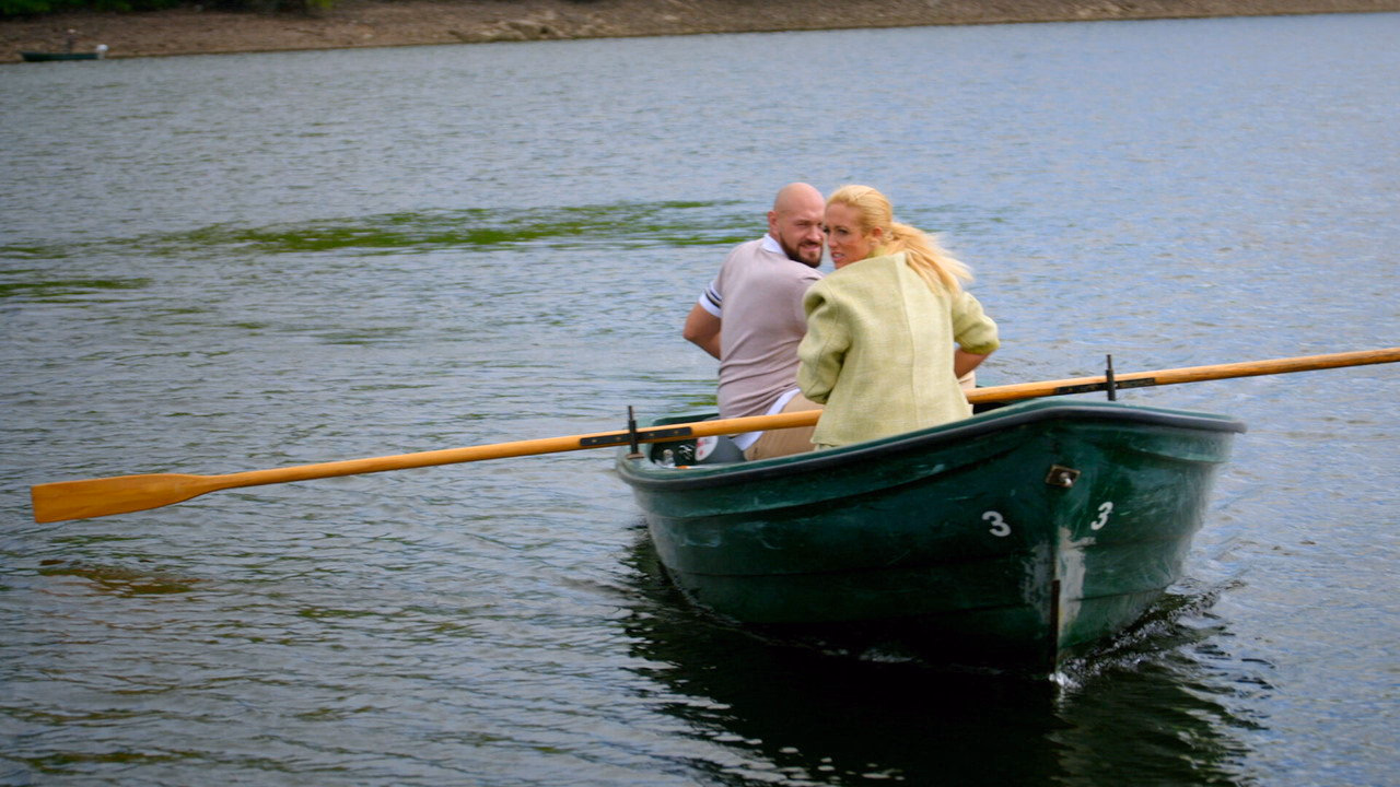 At Home with the Furys 1. Sezon 3. Bölüm izle