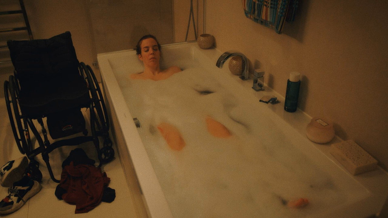 Below 1. Sezon 1. Bölüm izle
