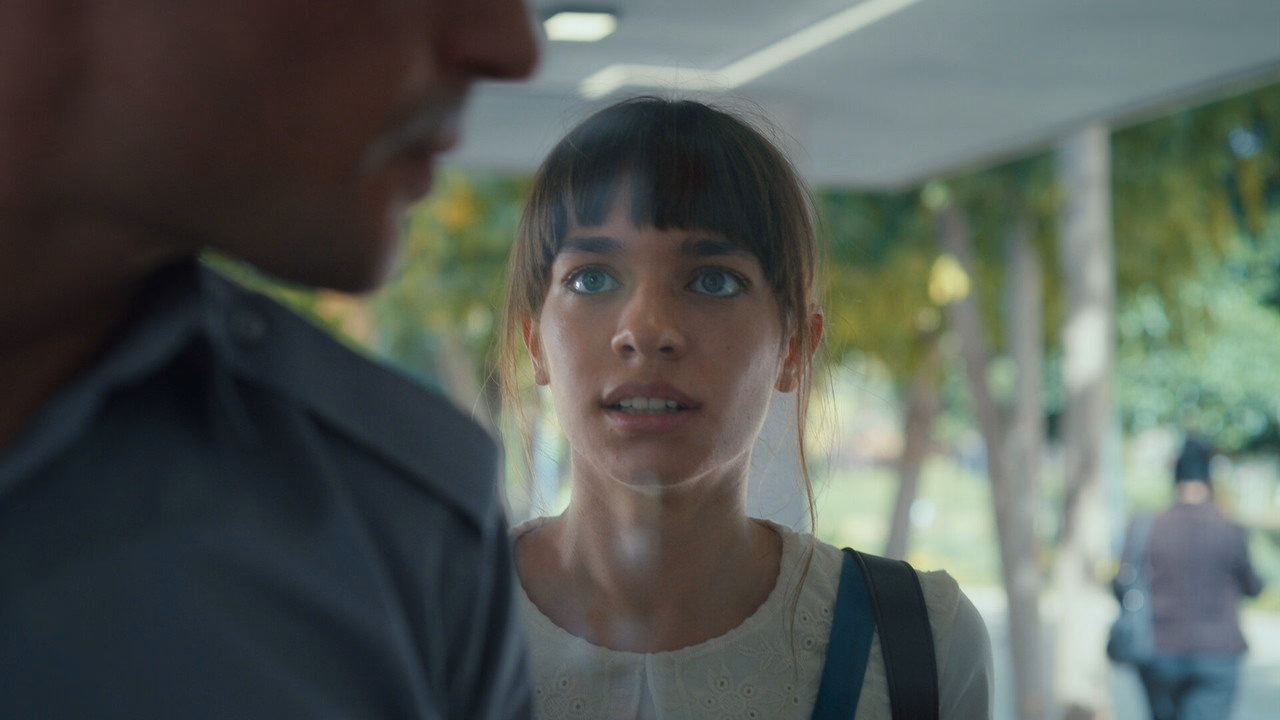 Biz Kimden Kaçıyorduk Anne? 1. Sezon 5. Bölüm izle
