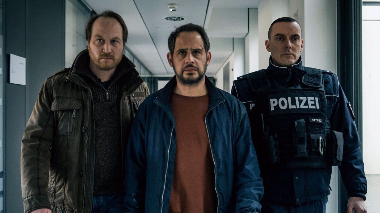 Blackout 1. Sezon 2. Bölüm izle