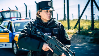 Blue Lights 1. Sezon 1. Bölüm izle
