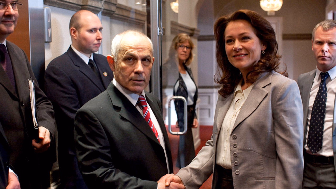 Borgen 1. Sezon 6. Bölüm izle