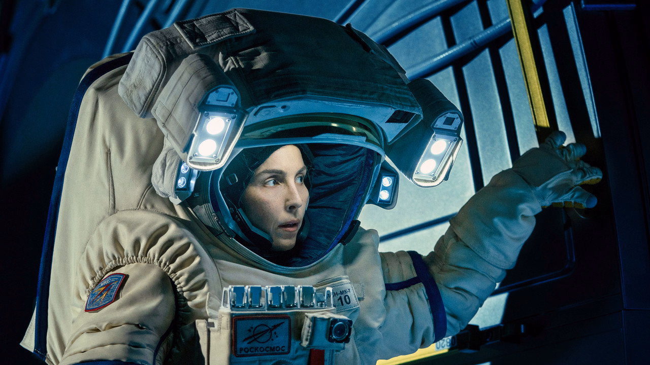Constellation 1. Sezon 1. Bölüm izle
