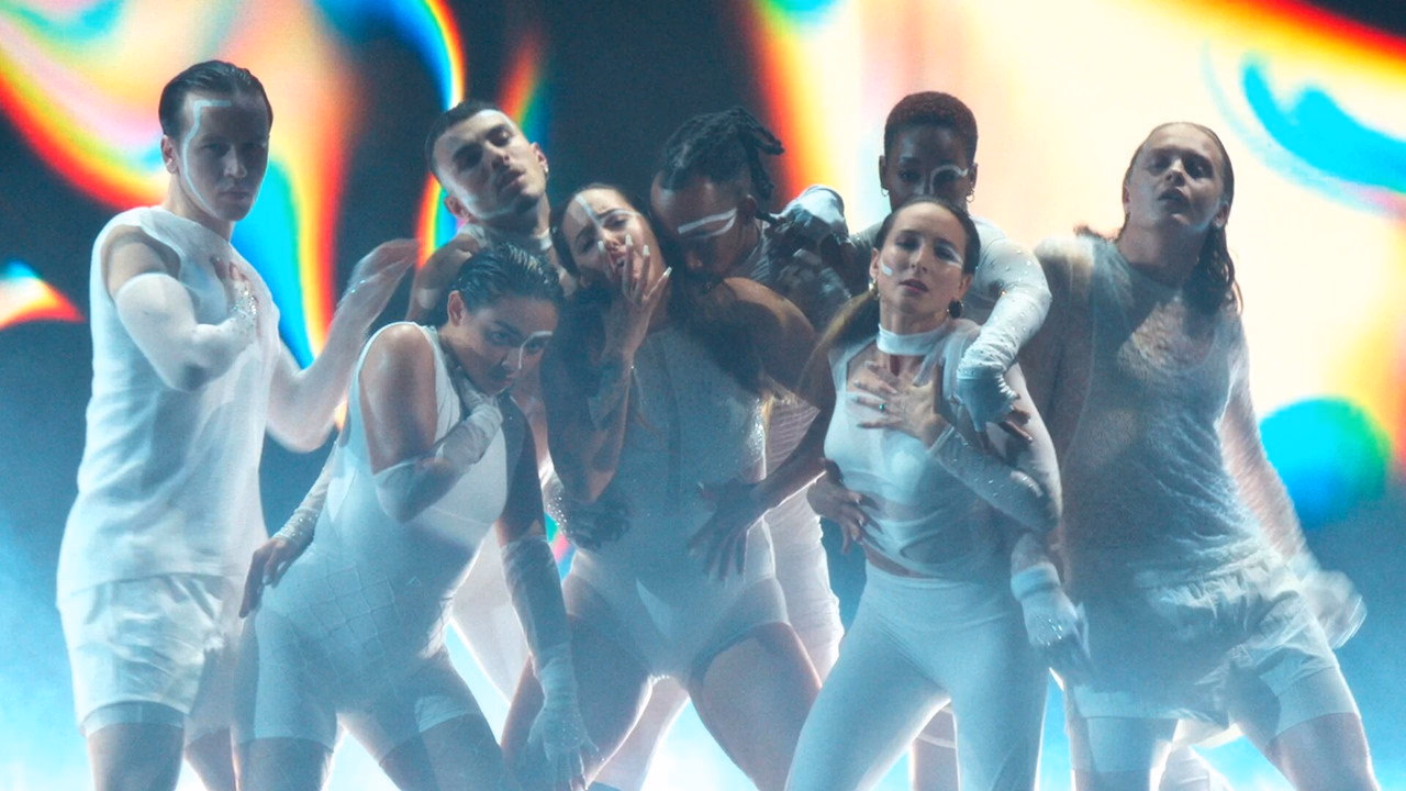 Dance 100 1. Sezon 1. Bölüm izle