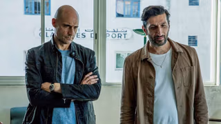 Deep State 1. Sezon 1. Bölüm izle