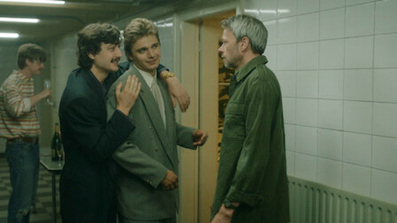Dirty Lines 1. Sezon 5. Bölüm izle