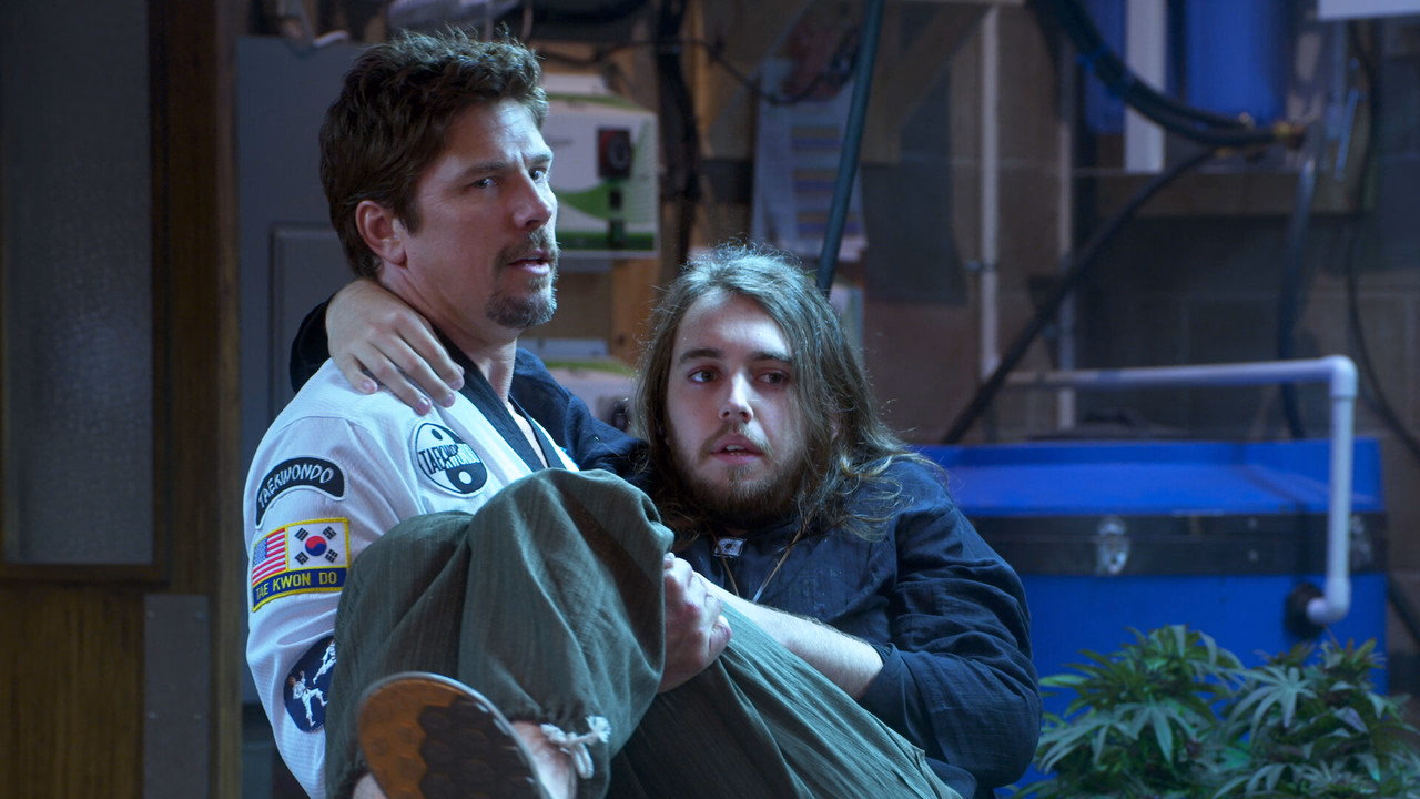Disjointed 1. Sezon 20. Bölüm izle