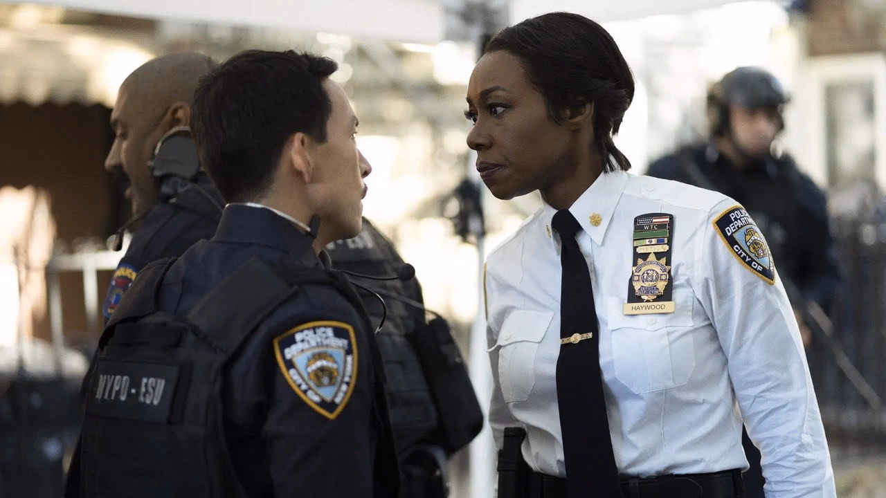 East New York 1. Sezon 4. Bölüm izle