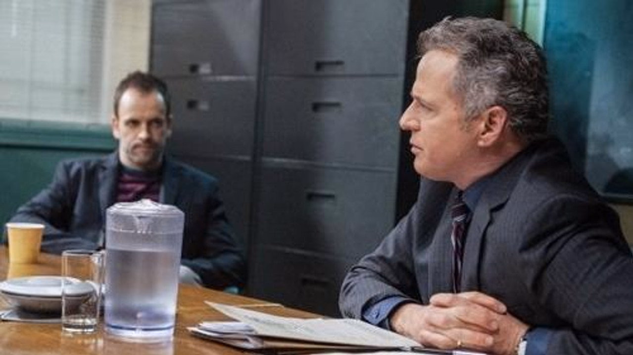 Elementary 1. Sezon 17. Bölüm izle