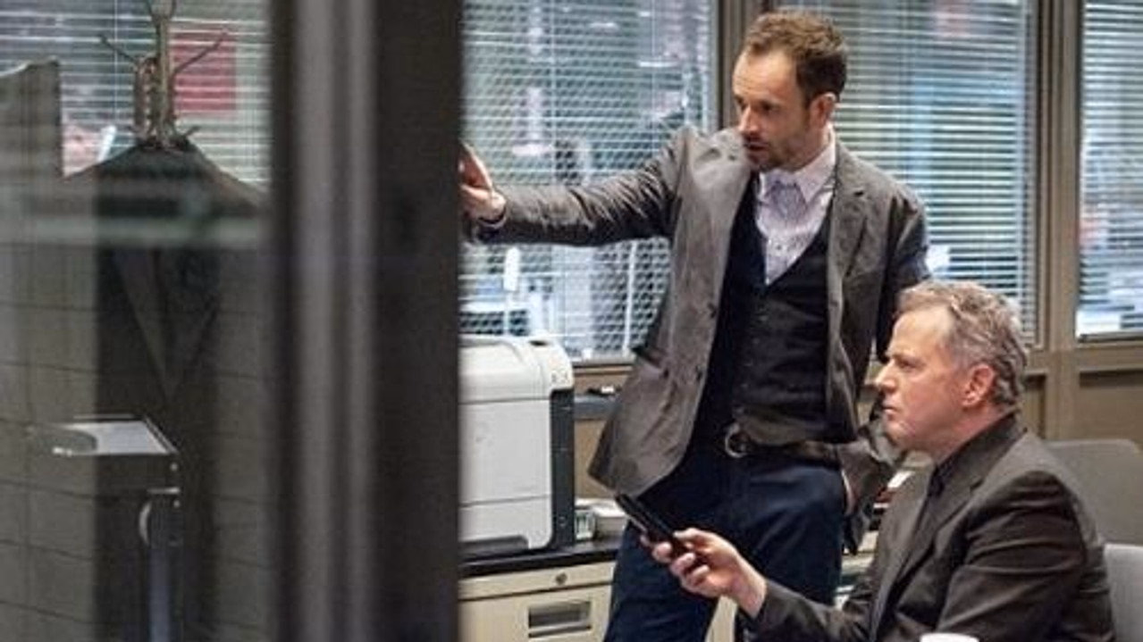 Elementary 1. Sezon 18. Bölüm izle