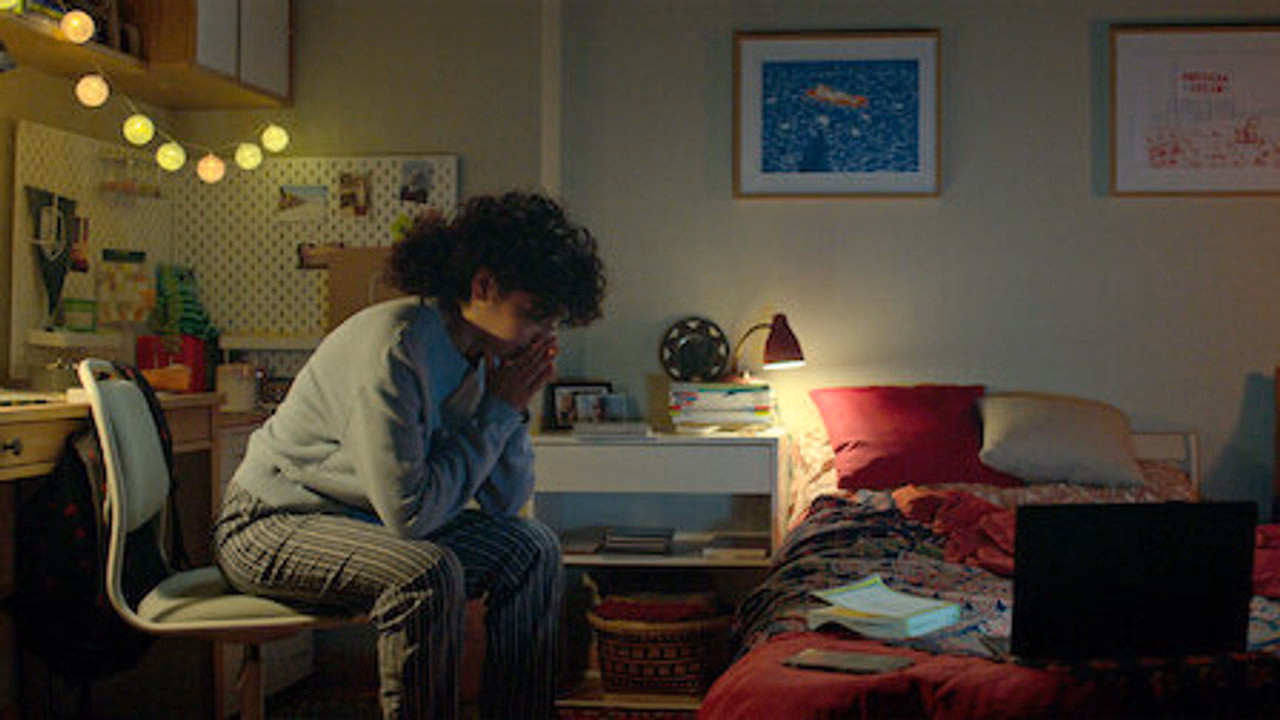 Elite Öyküler: Nadia ve Guzmán 1. Sezon 1. Bölüm izle