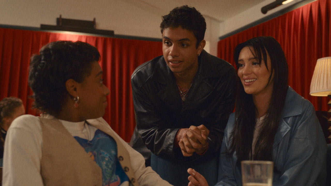 Everything Now 1. Sezon 7. Bölüm izle