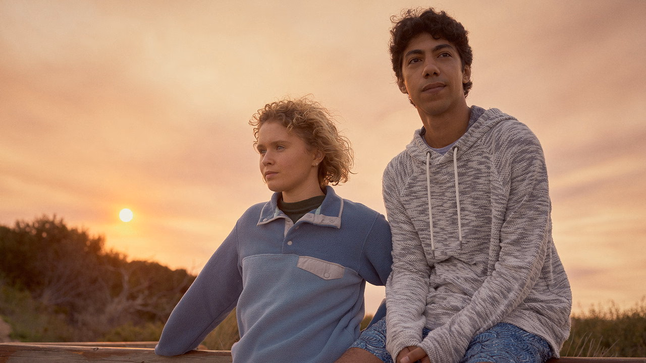 Fires 1. Sezon 1. Bölüm izle