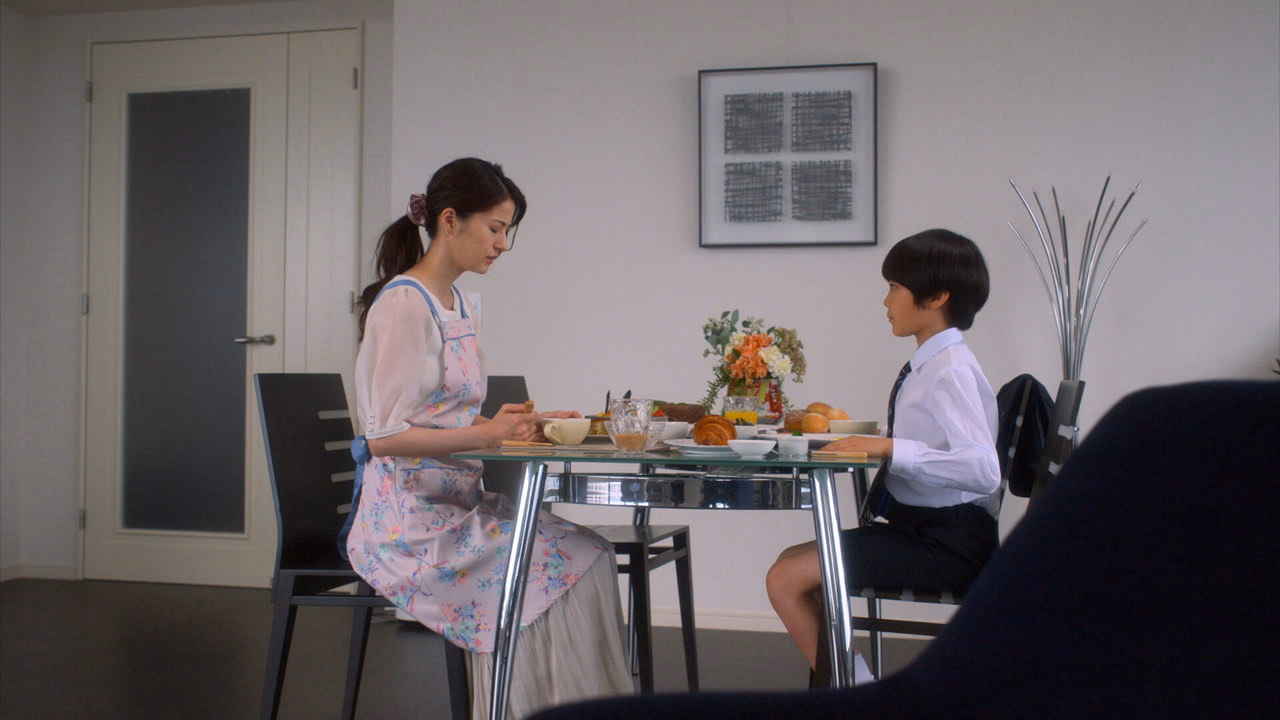 Fishbowl Wives 1. Sezon 6. Bölüm izle