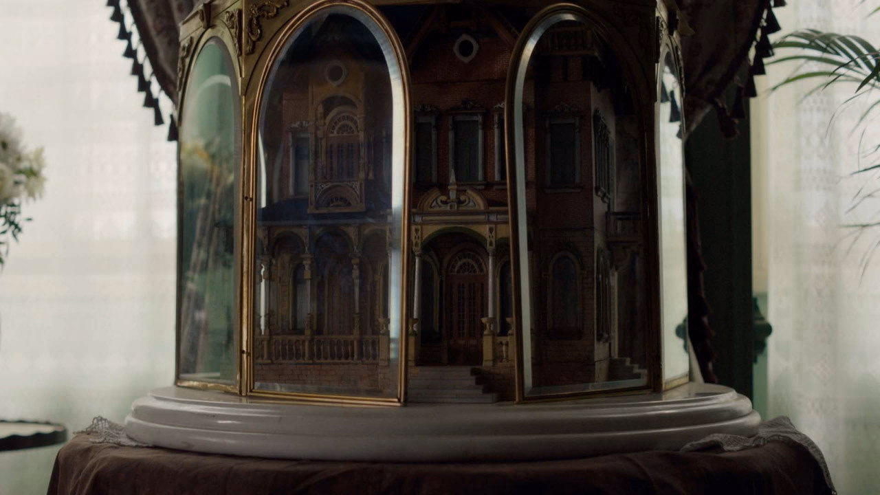 Flowers in the Attic: The Origin 1. Sezon 1. Bölüm izle