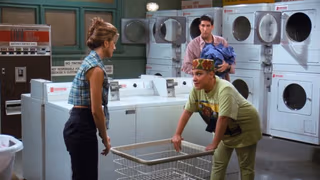 Friends 1. Sezon 5. Bölüm izle