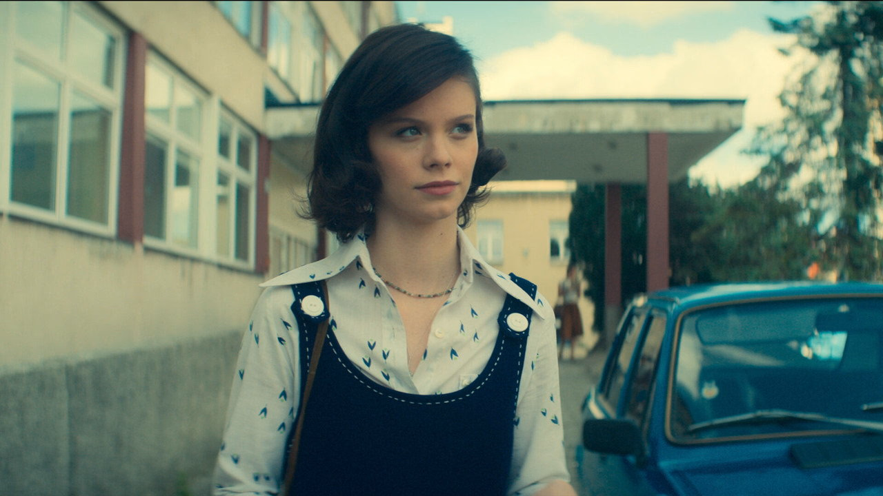 Glitter 1. Sezon 9. Bölüm izle