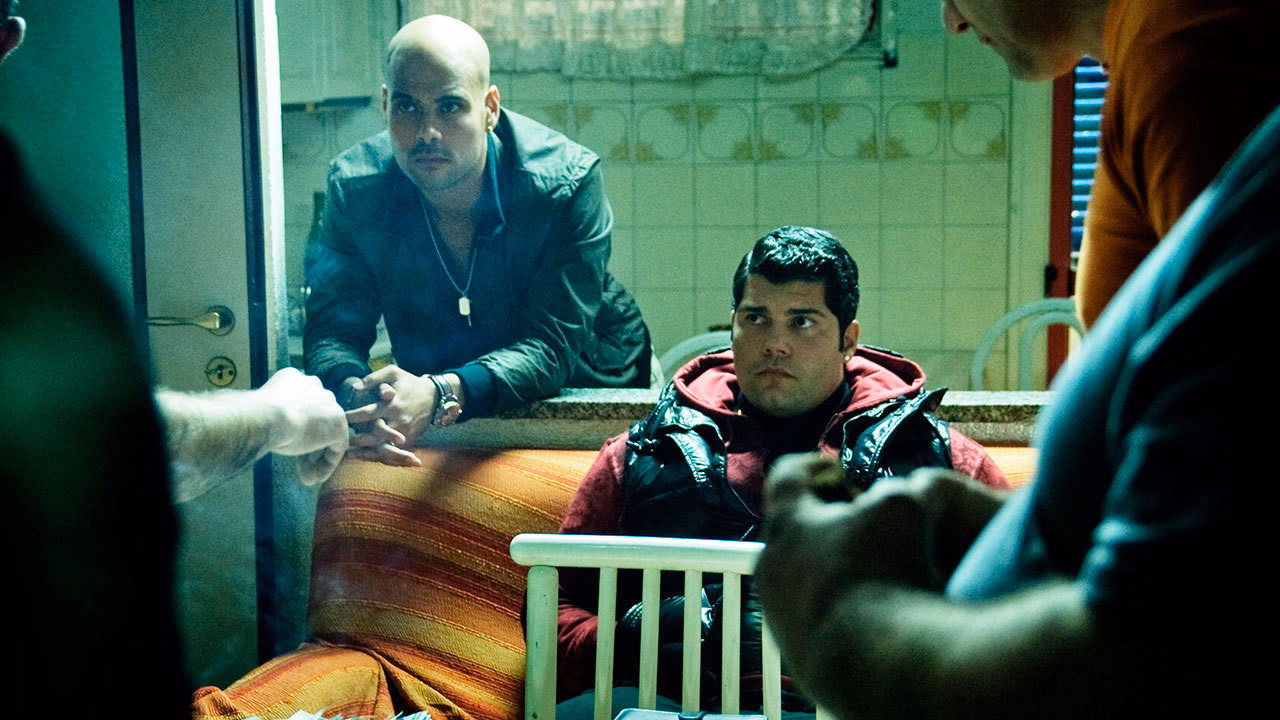 Gomorra - La serie 1. Sezon 1. Bölüm izle