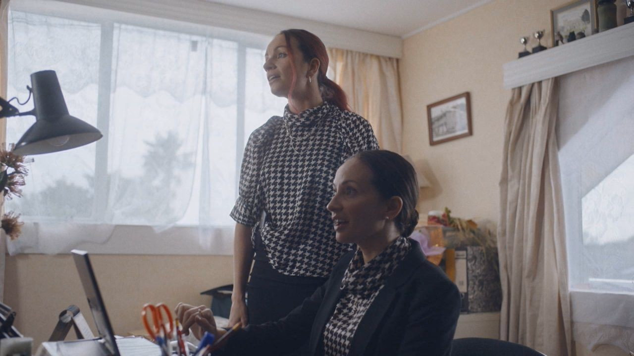 Good Grief 1. Sezon 4. Bölüm izle