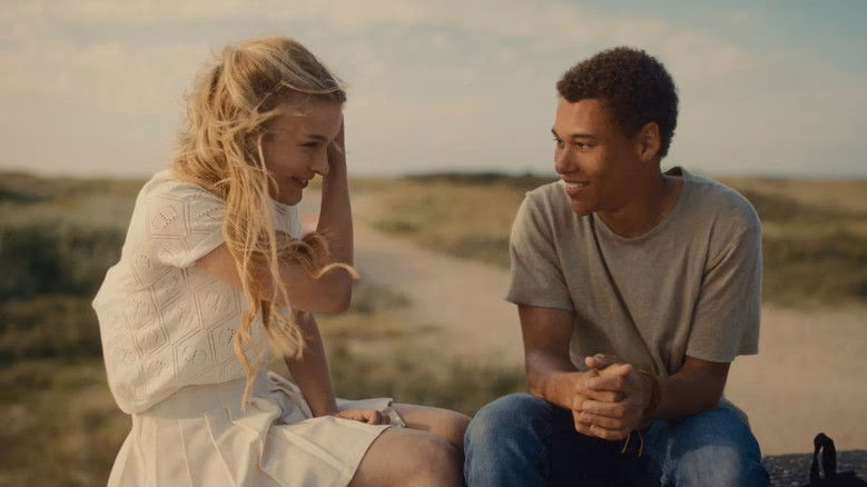 High Tides 1. Sezon 3. Bölüm izle