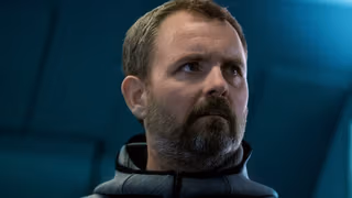 Hijack 1. Sezon 5. Bölüm izle