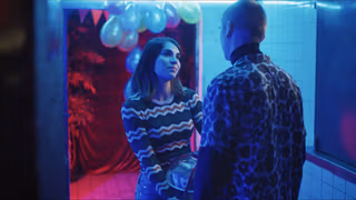 Home for Christmas 1. Sezon 5. Bölüm izle