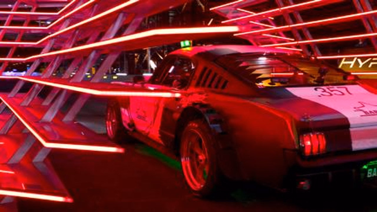 Hyperdrive 1. Sezon 1. Bölüm izle