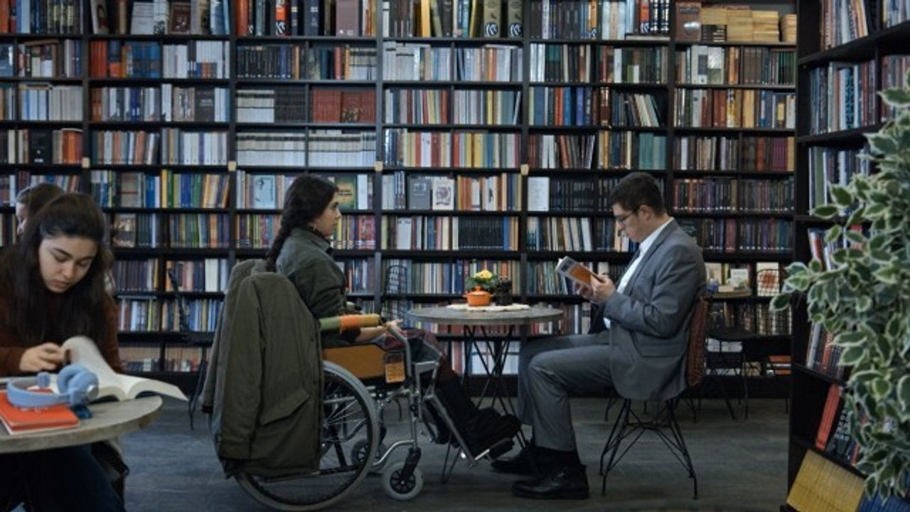 İlginç Bazı Olaylar 1. Sezon 5. Bölüm izle