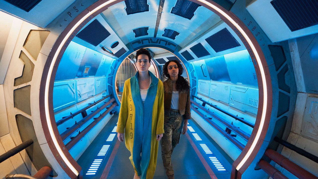 Intergalactic 1. Sezon 3. Bölüm izle