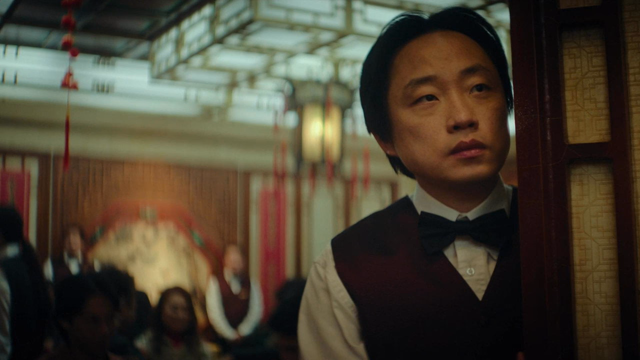 Interior Chinatown 1. Sezon 10. Bölüm izle