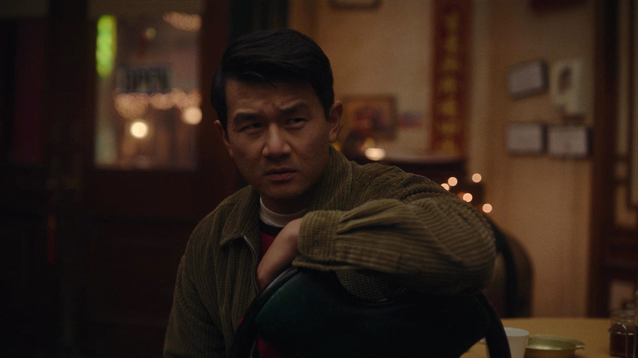 Interior Chinatown 1. Sezon 5. Bölüm izle
