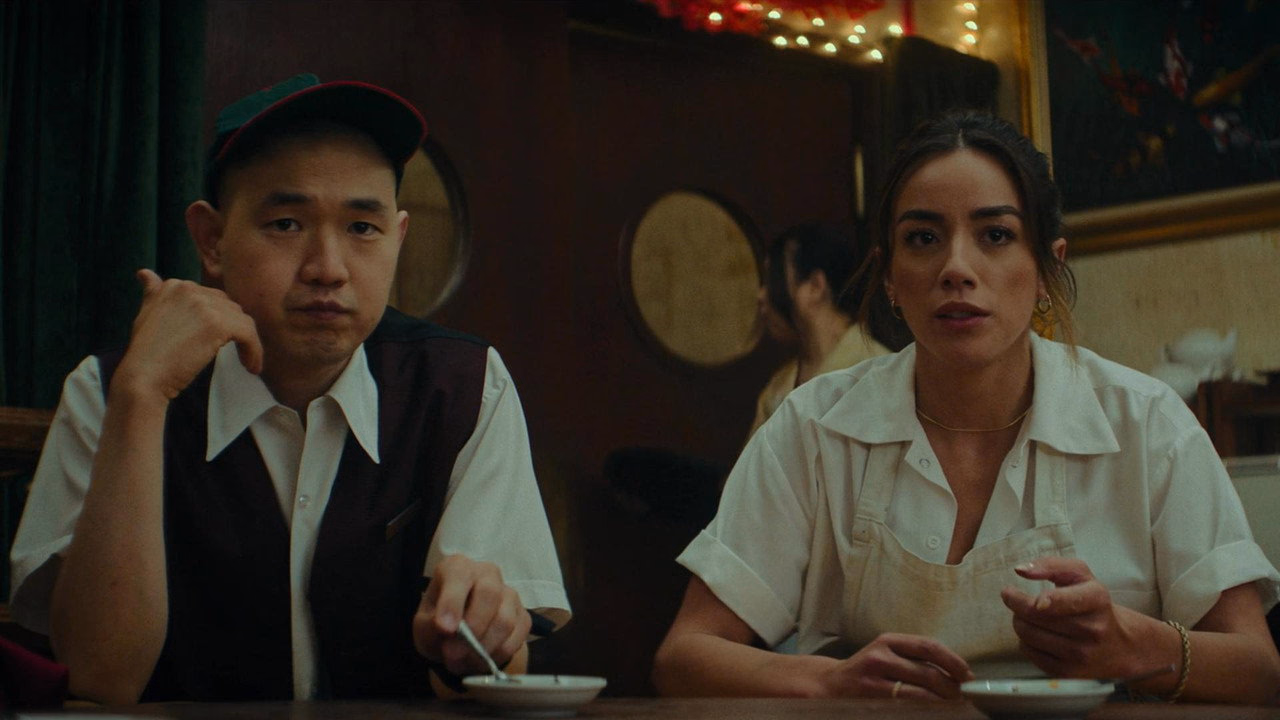 Interior Chinatown 1. Sezon 9. Bölüm izle