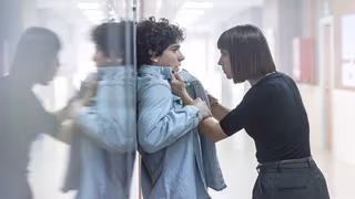 Invisible 1. Sezon 4. Bölüm izle