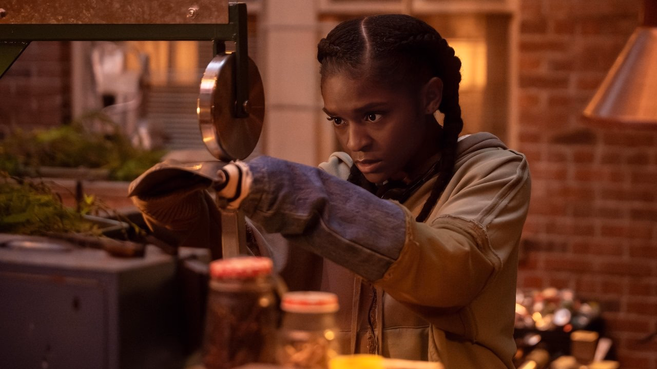 Ironheart 1. Sezon 1. Bölüm izle