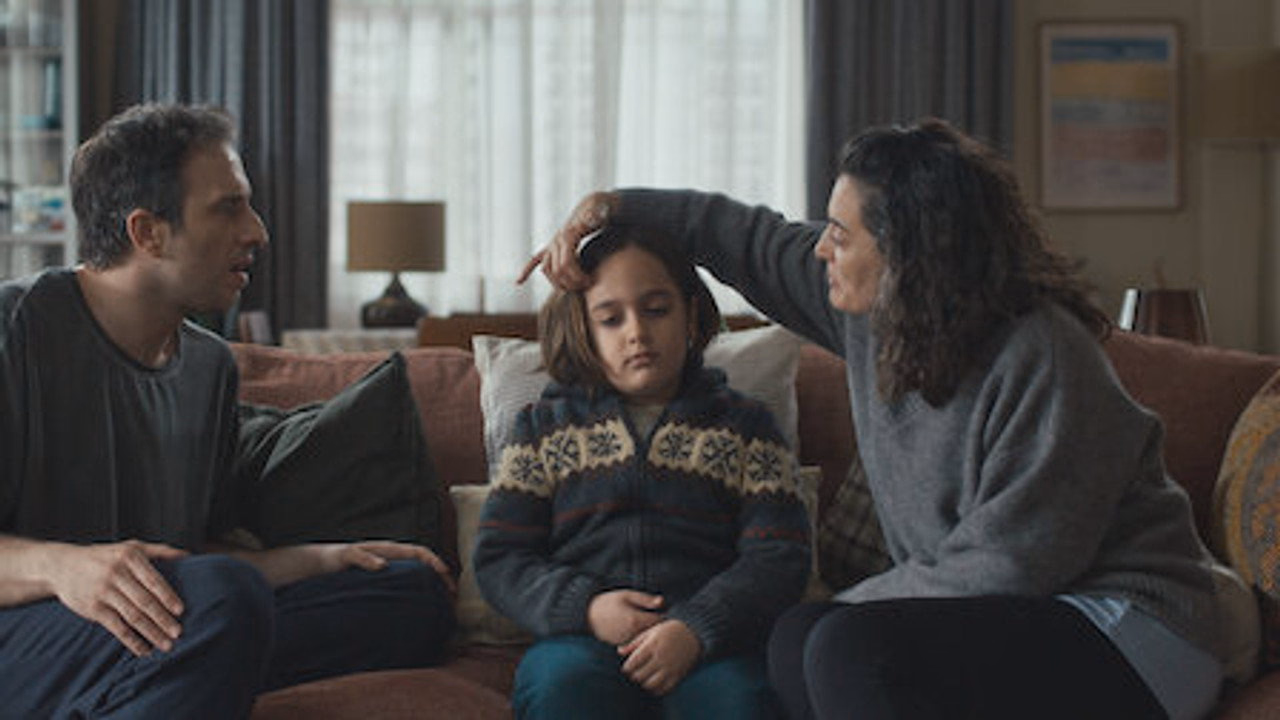 Kuvvetli Bir Alkış 1. Sezon 3. Bölüm izle