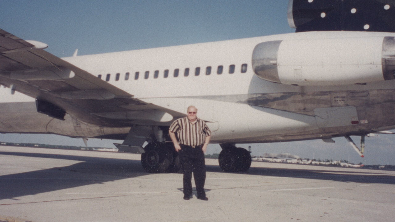 Lou Pearlman: Pop Müziğin Kirli Yüzü 1. Sezon 2. Bölüm izle