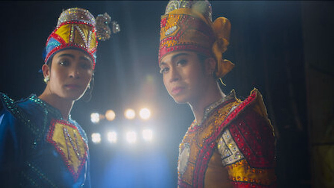 Medianoche en Asia: Comer · Bailar · Soñar 1. Sezon 4. Bölüm izle