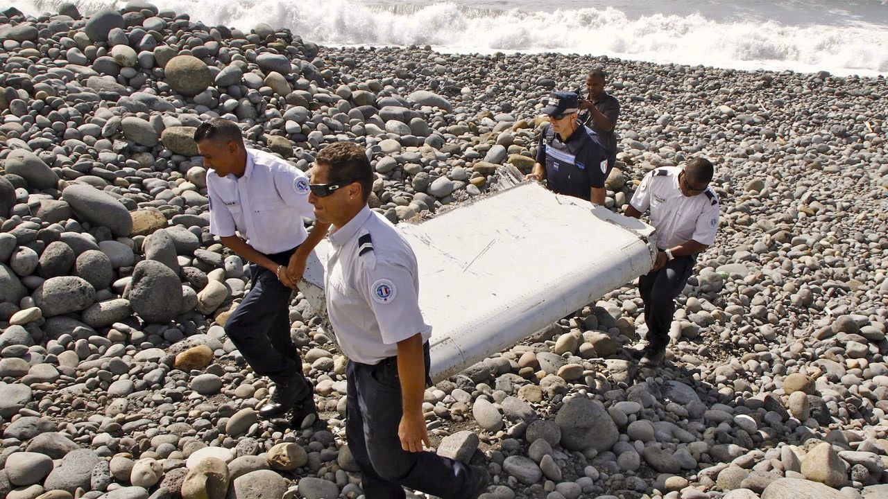 MH370: Kaybolan Uçak 1. Sezon 3. Bölüm izle