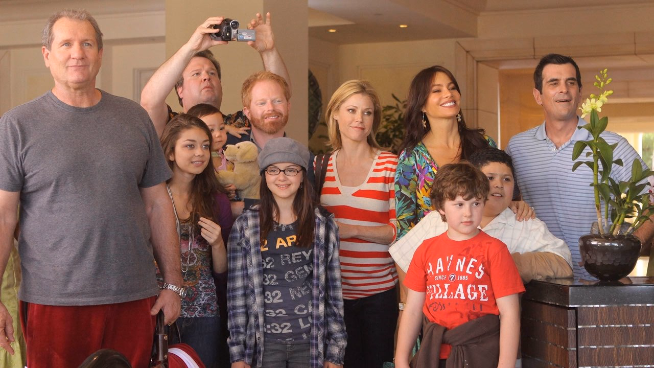 Modern Family 1. Sezon 23. Bölüm izle