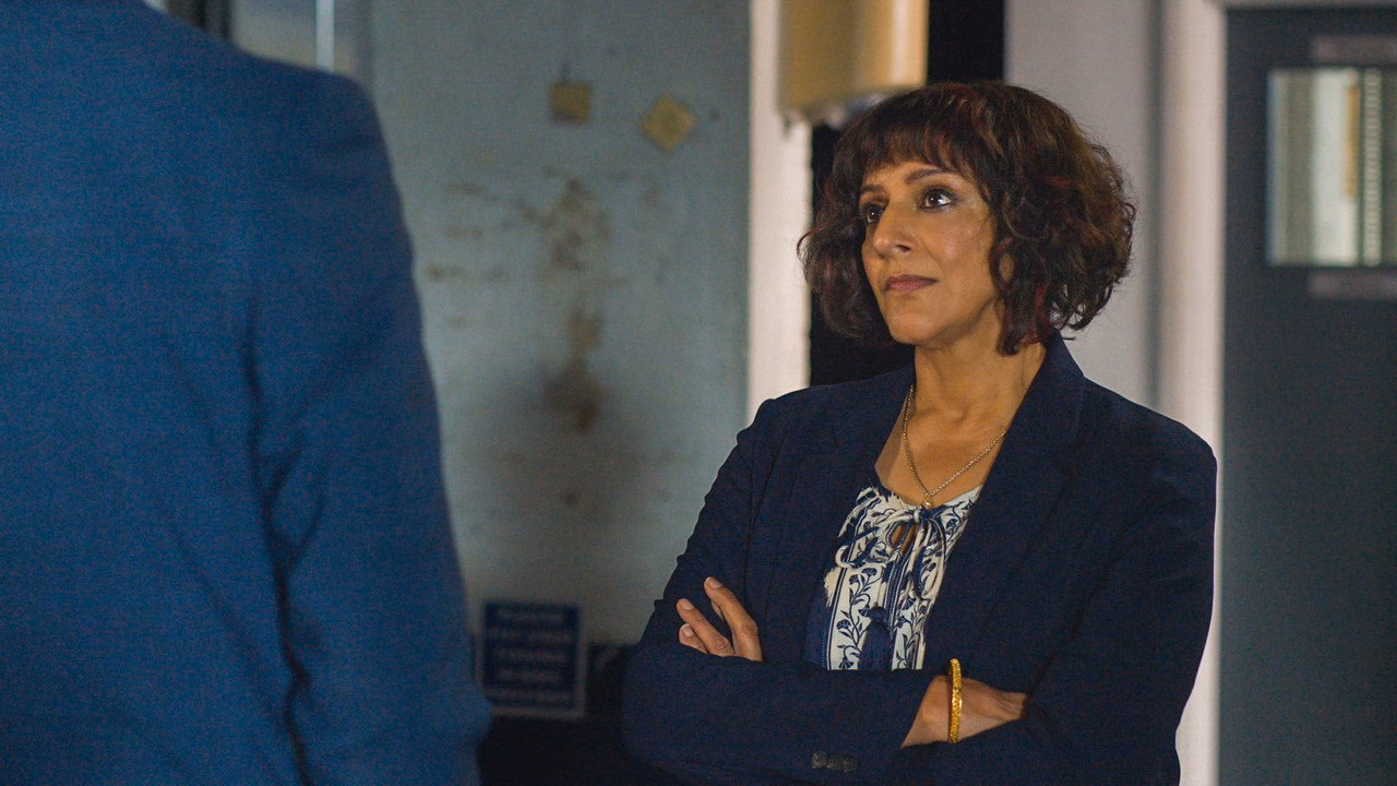 Mrs Sidhu Investigates 1. Sezon 4. Bölüm izle