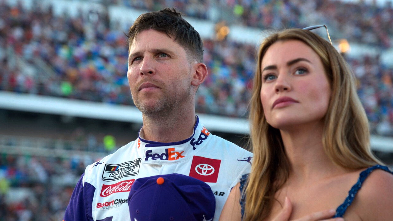 NASCAR: Tam Gaz 1. Sezon 1. Bölüm izle