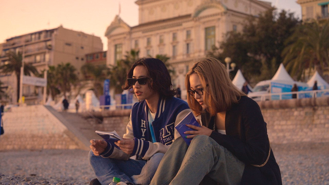 Offline Love 1. Sezon 1. Bölüm izle