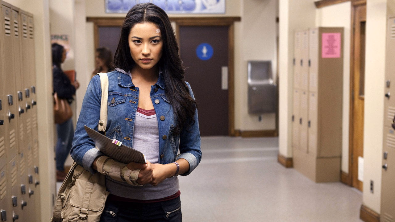 Pretty Little Liars 1. Sezon 7. Bölüm izle